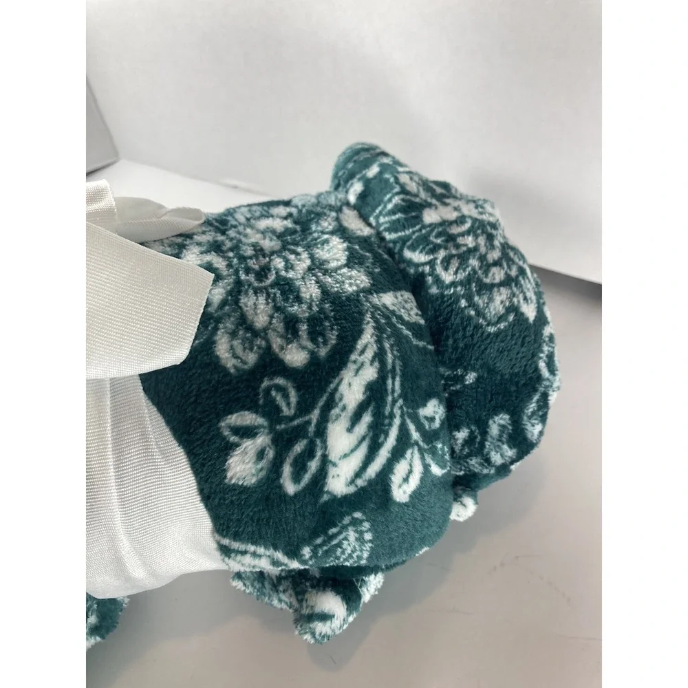 NO Sew Throw Kit   Christmas fleece New 50